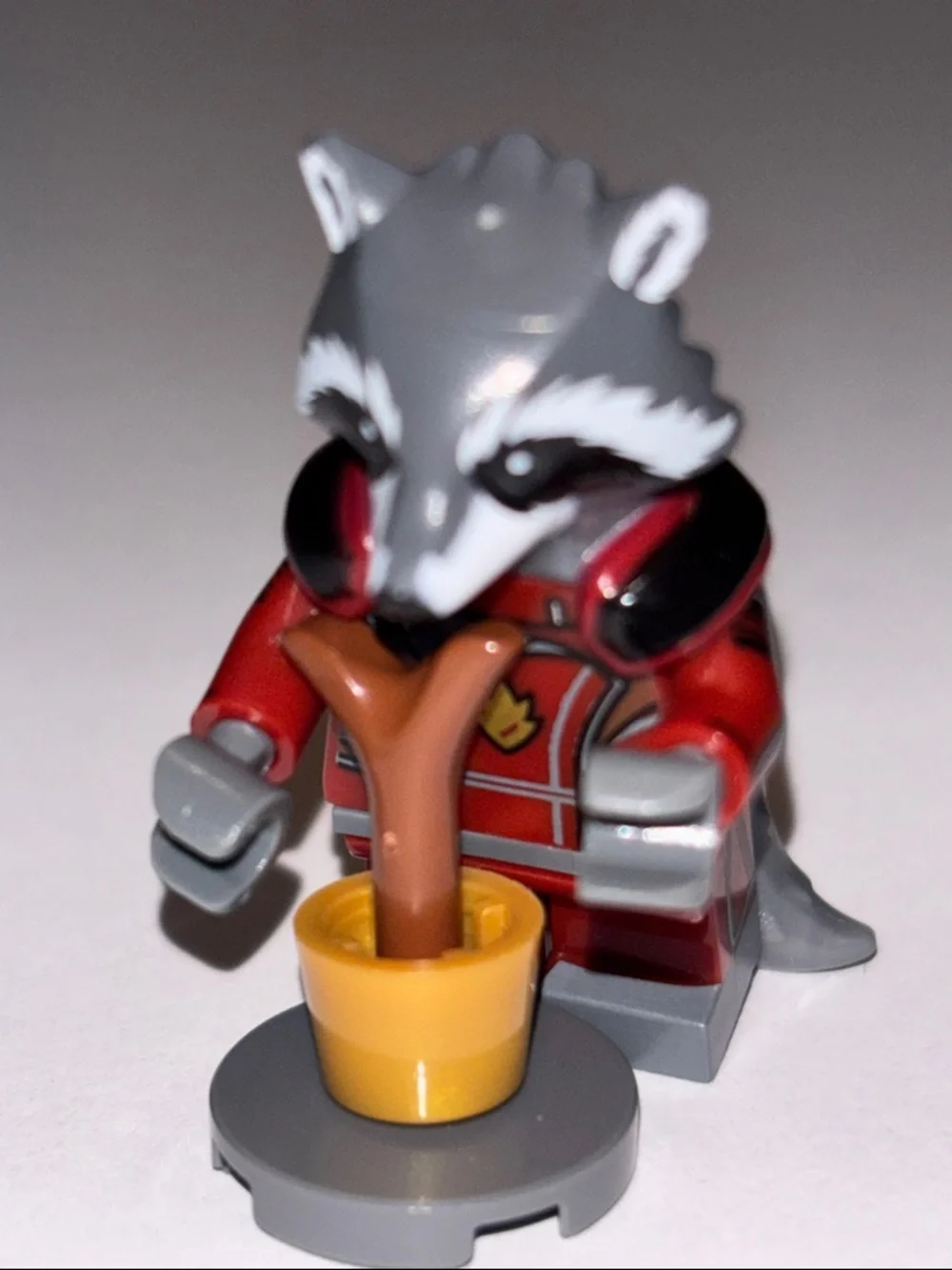 LEGO Rocket Raccoon Minifigure with Accessories Guardians of the Galaxy Raccoon - Picture 11 of 13